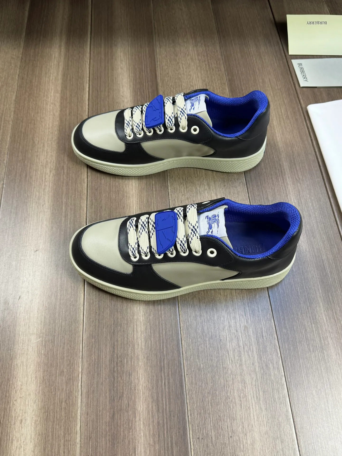 [BURBERRY] Burberry p400💰 - High-end quality original order 🔍🔍🔍 - Upper: imported 🔝 Napa calfskin, tongue brand cloth label - Inner lining: canvas lining - Outsole: rubber; two-color molded outsole - Super high quality control·Fine workmanship: highlighted (high-end·luxury·grade) -Size: 38-44 (Male 45, can be customized)